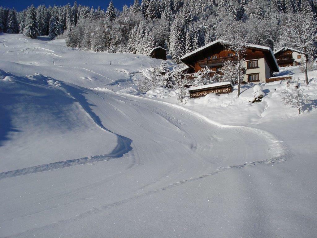 ガシュルン Berghof Gundalatsch Bed & Breakfast エクステリア 写真