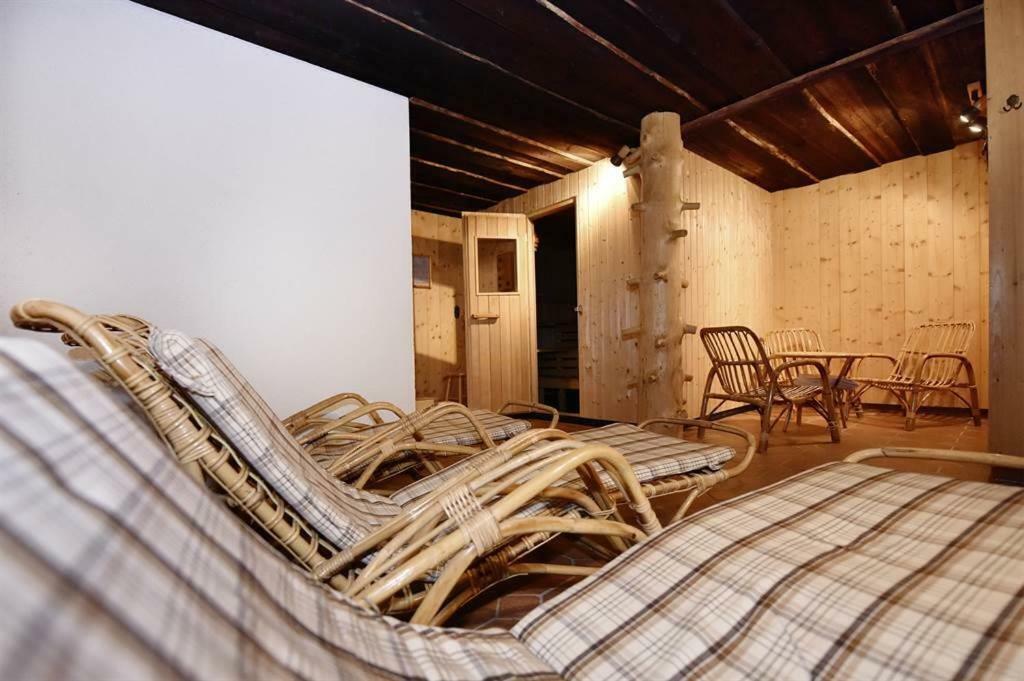 ガシュルン Berghof Gundalatsch Bed & Breakfast エクステリア 写真